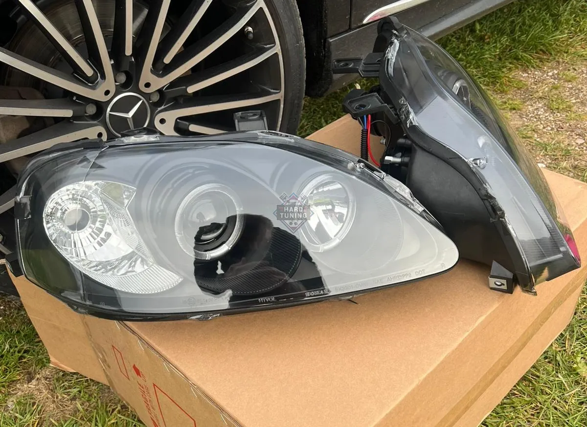 Передние фары Honda Civic 6 (1999-2001) Angel Eyes черные