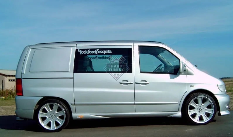 Накладки на пороги AMG Mercedes Vito (W638)
