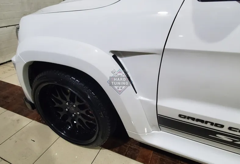 Передние крылья HT Jeep Grand Cherokee WK2
