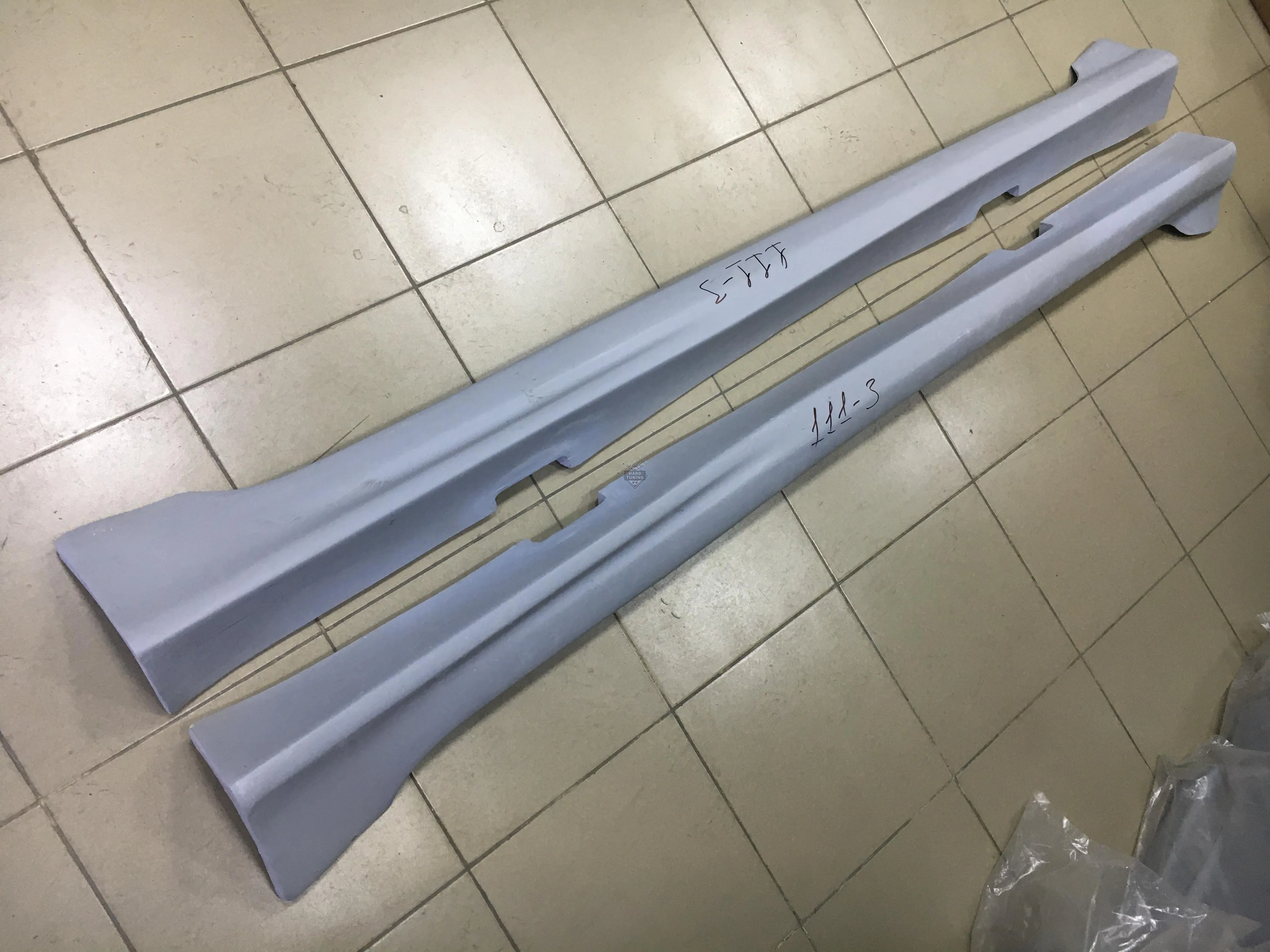 Накладки на пороги Toyota Corolla E140/E150