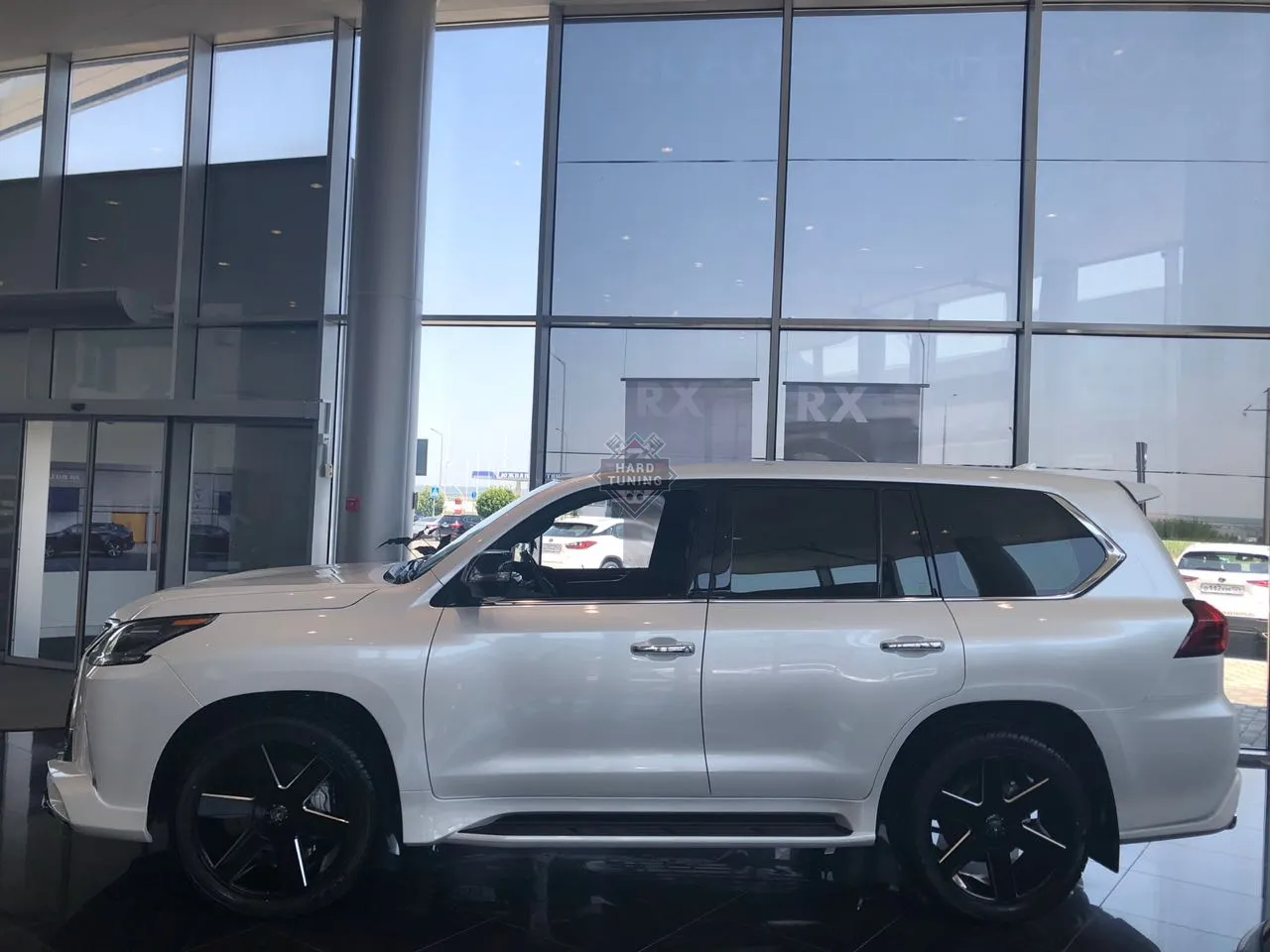 Накладка на задний бампер Lexus LX570 HEMMES LEXUS LX570/450 (2016+)