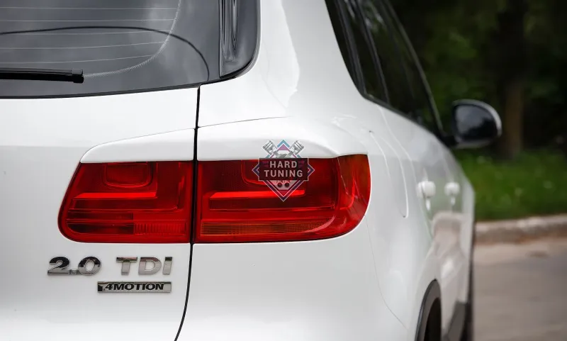 Накладки на задние фонари VW Tiguan (2011-2016)