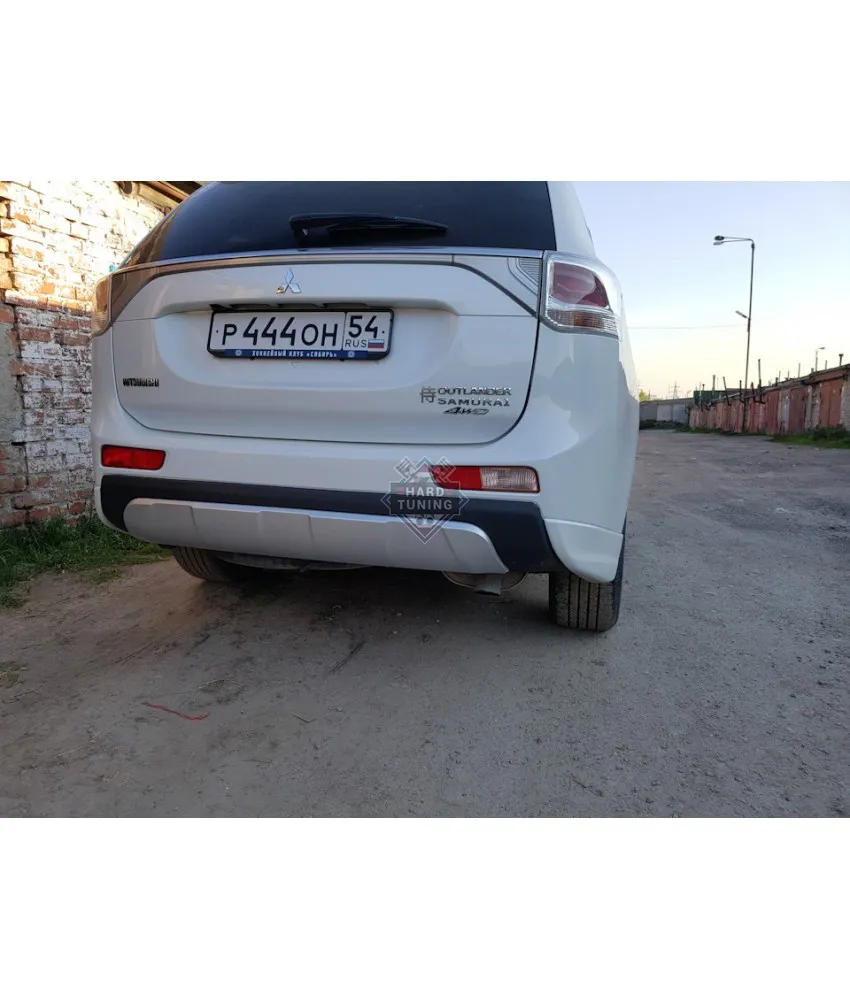 Клыки заднего бампера Mitsubishi Outlander (3rd gen) (2012-2014) Broomer Design