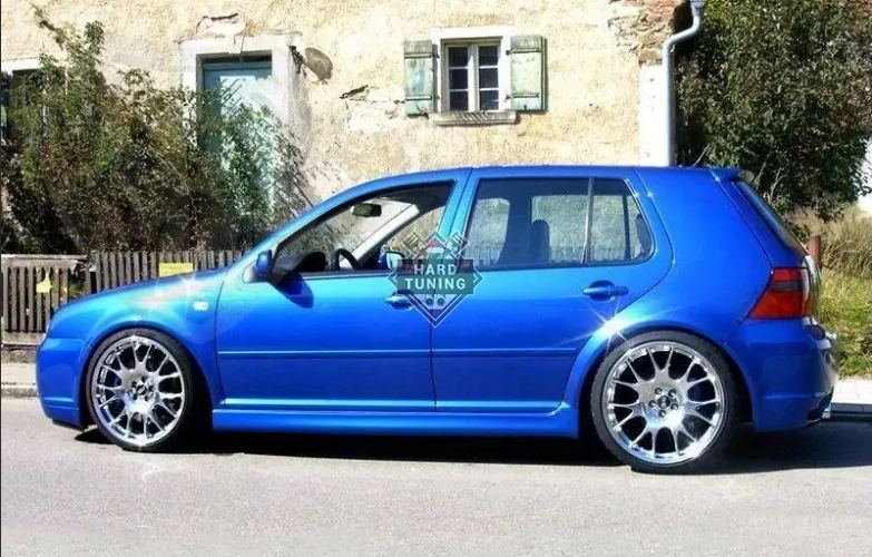 Накладки на пороги R32 Volkswagen Golf 4 5D (5 дверей)