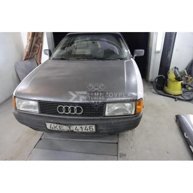 Передние крылья Audi 80 B3 пластиковые штатные комплект