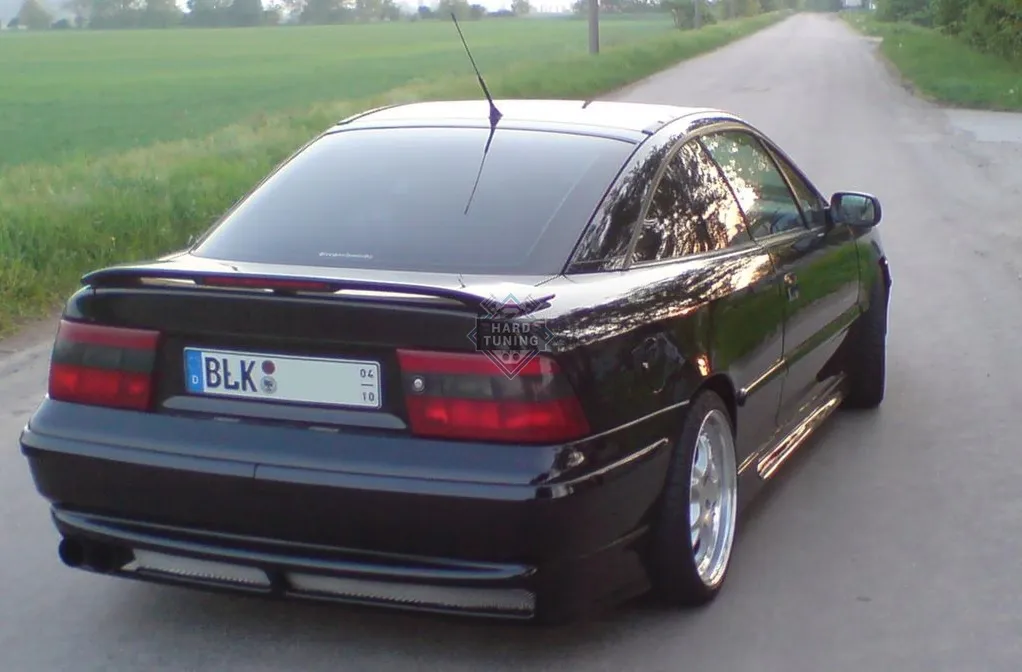 Накладка на задний бампер Rieger Opel Calibra