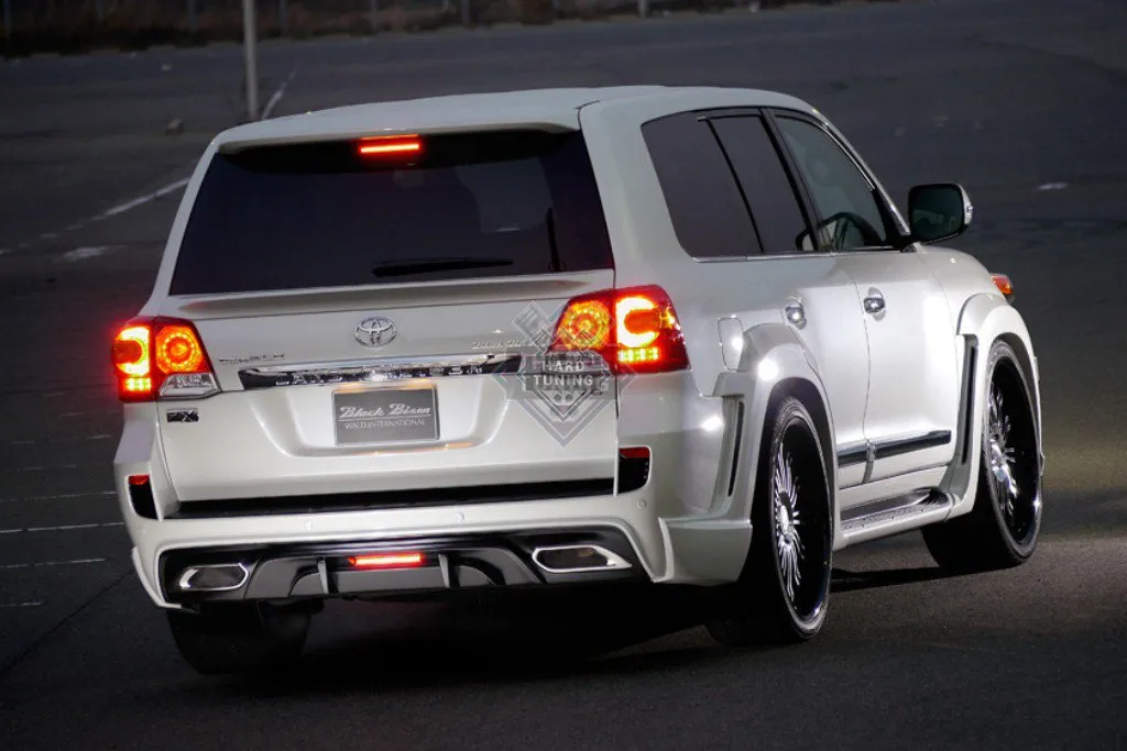 Задний бампер Wald Black Bison 2013 Toyota Land Cruiser 200 (2012-2015)