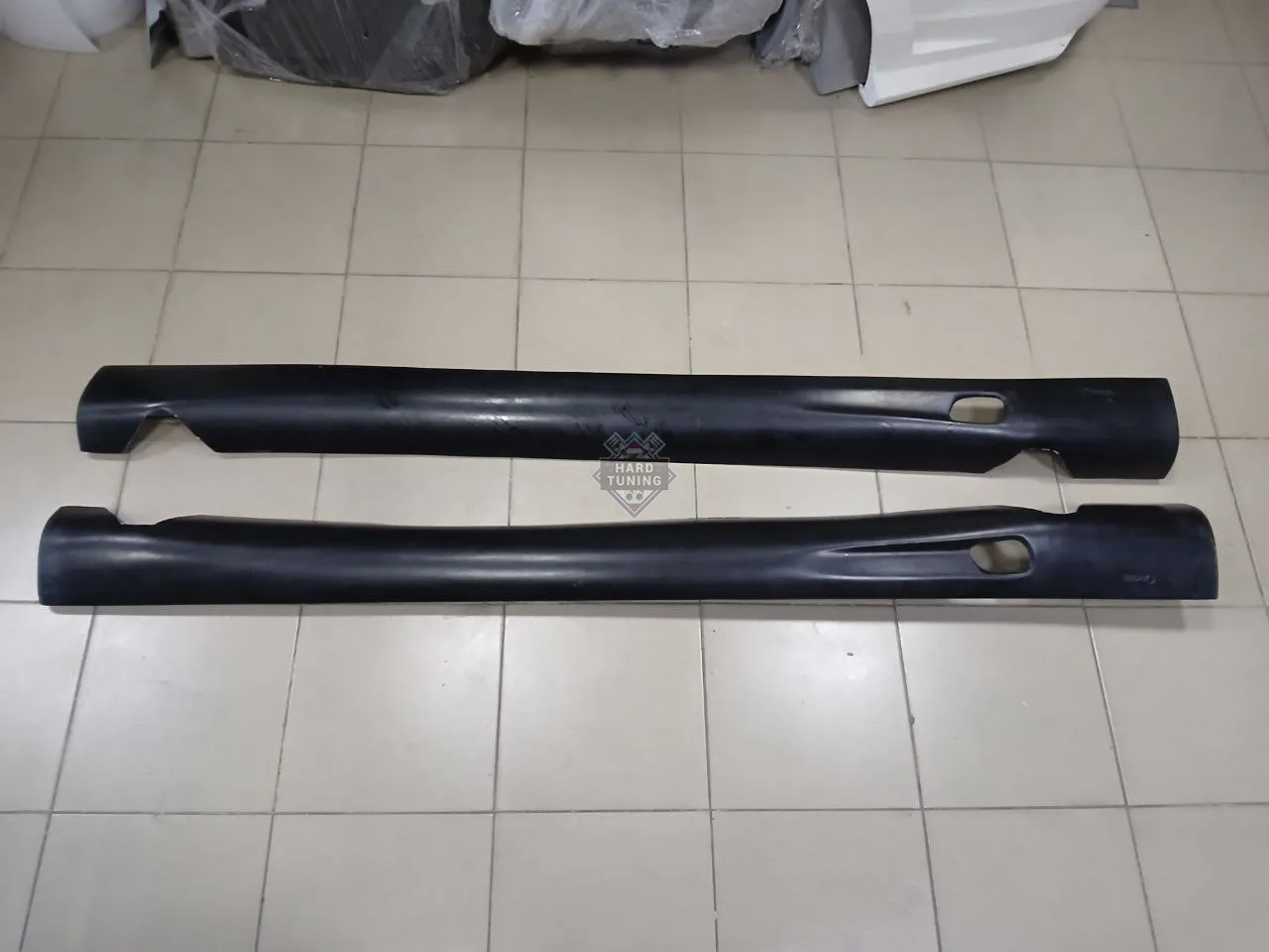 Накладки на пороги Caractere Volkswagen Golf 4