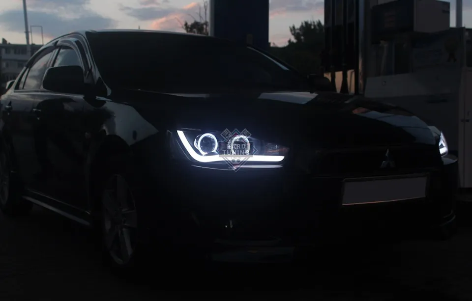 Передние фары AUDI R8 STYLE BLACK Mitsubishi Lancer 10