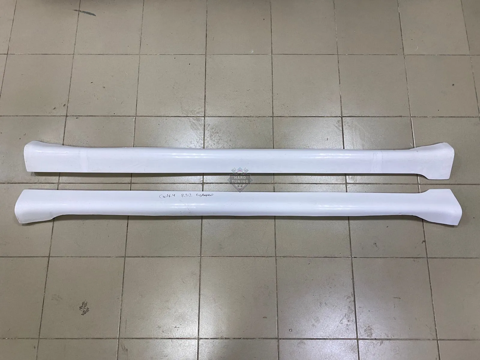 Накладки на пороги R32 Volkswagen Golf 4 5D (5 дверей)
