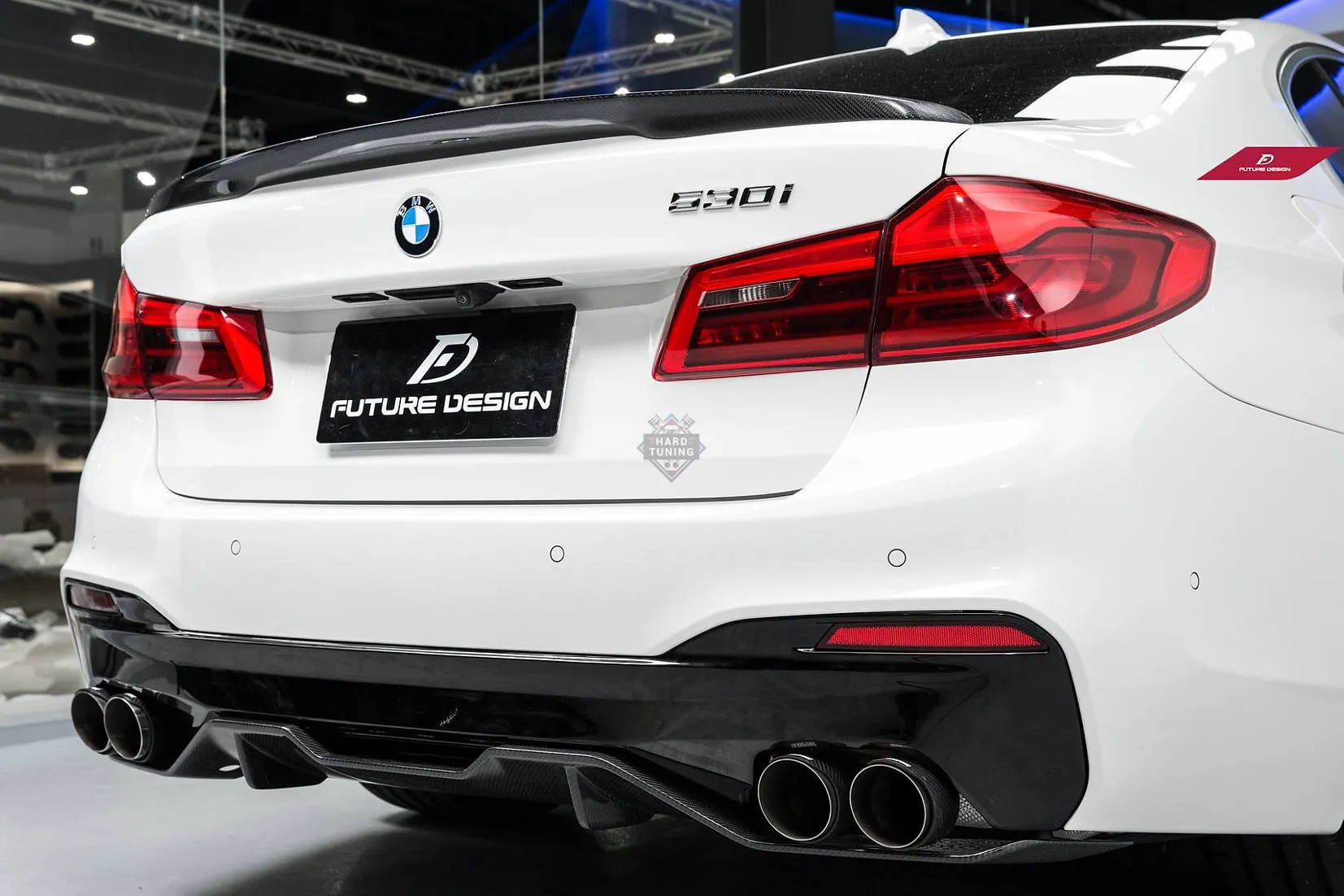 Накладка и диффузор на задний бампер PERFORMANCE BMW G30