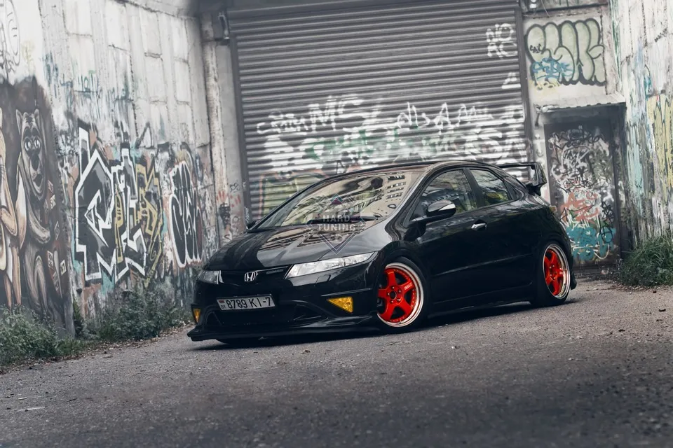 Накладка на передний бампер MUGEN Honda Civic 8 5D