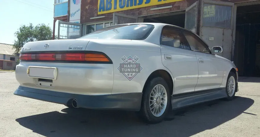 Накладки на пороги VERTEX Toyota Mark 2 90