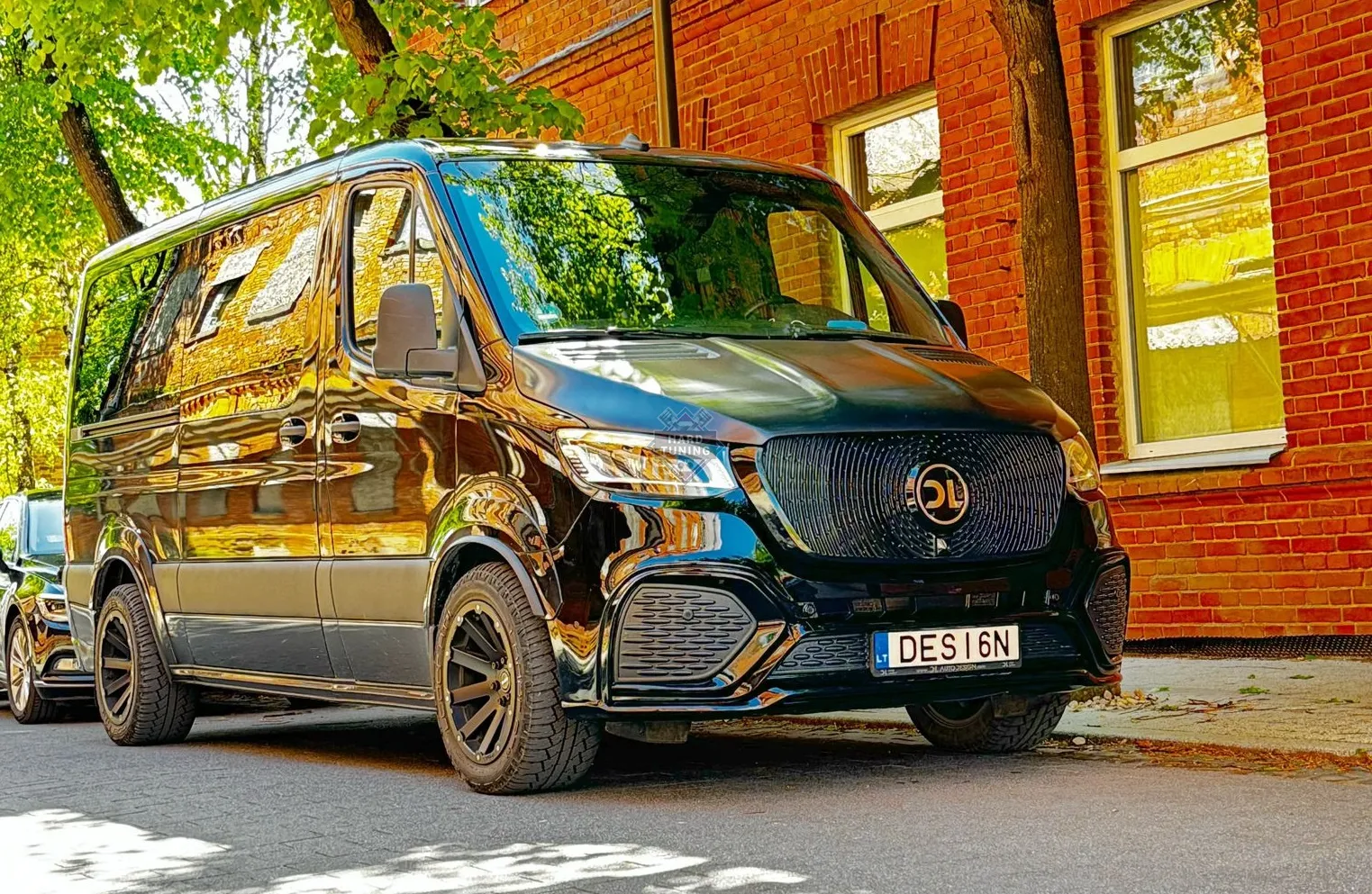 Передний бампер GT решетки / полосы / ДХО Mercedes Sprinter W907 2018+ АБС пластик