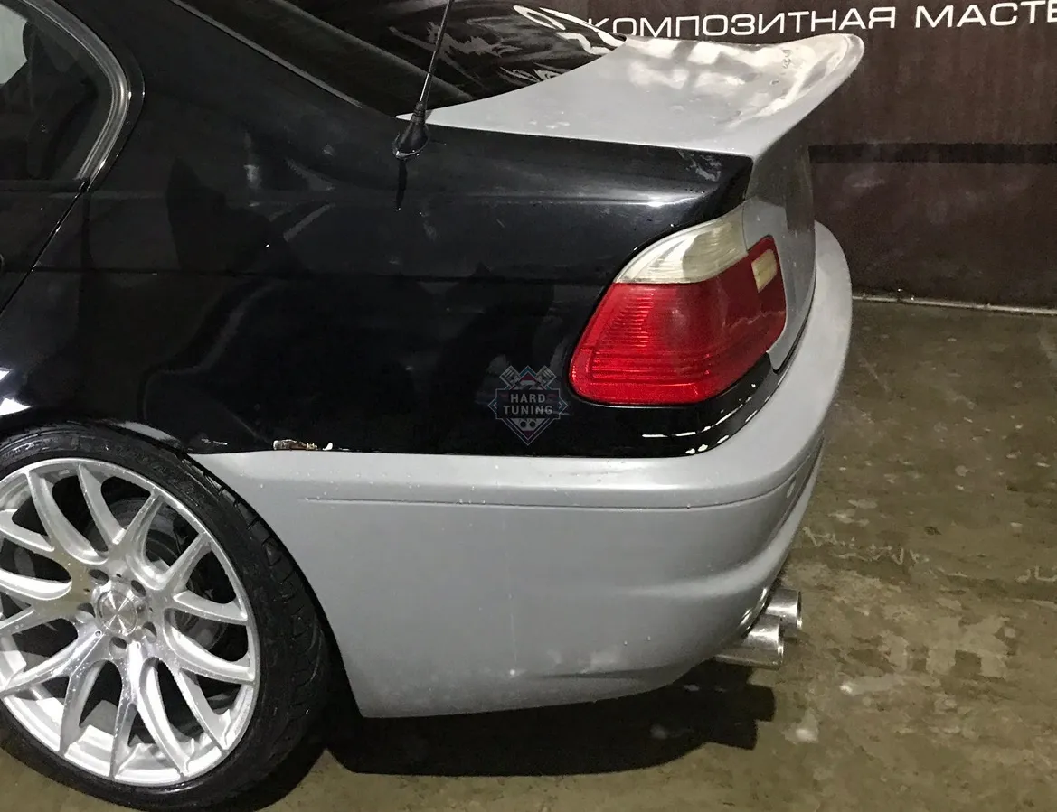 Задний бампер M3 под одиночный / двойной выхлоп BMW E46 седан (под обычные крылья)