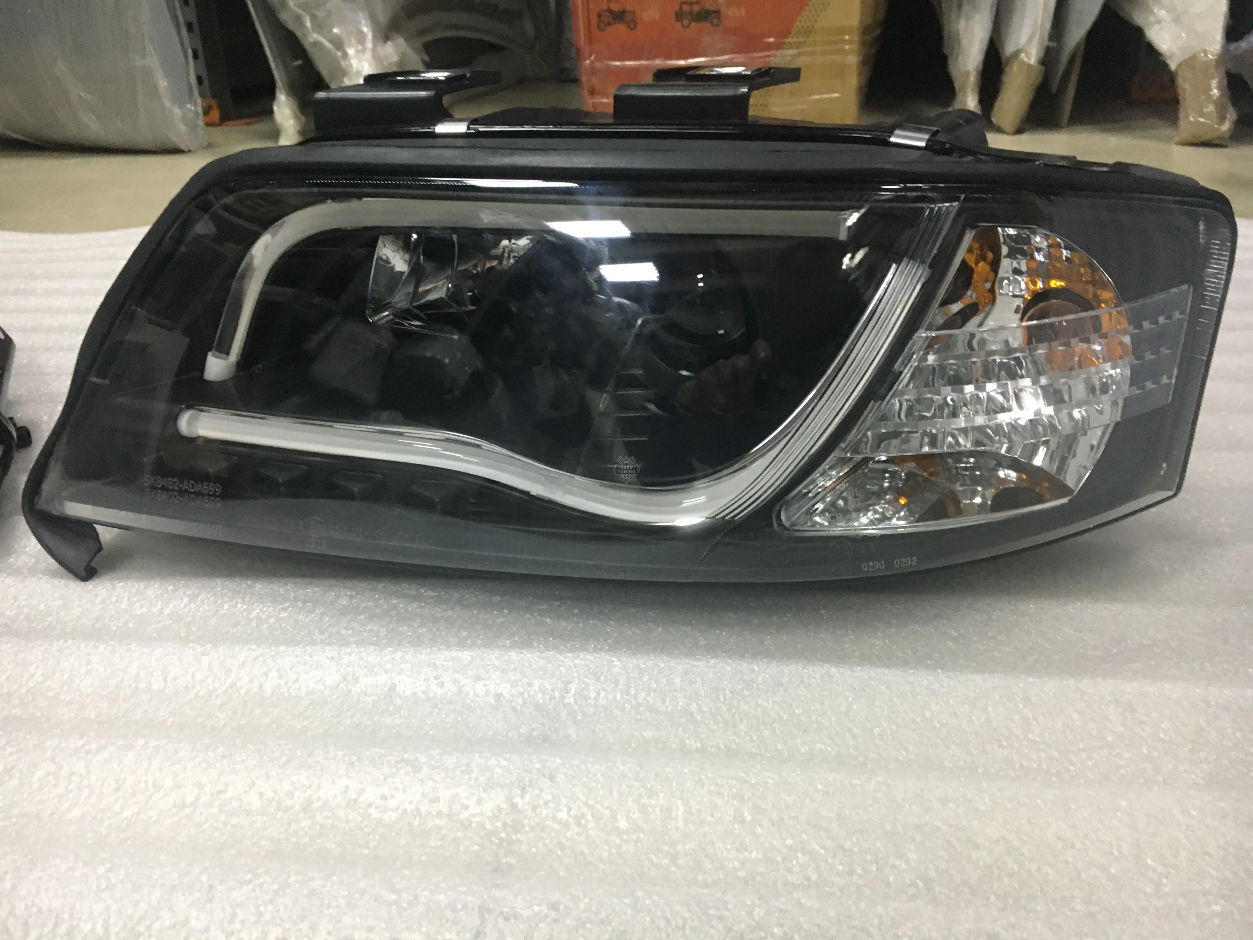 Передние фары AUDI A6 С5 1997-2001 HEADLIGHTS TUBE LIGHT fits черные