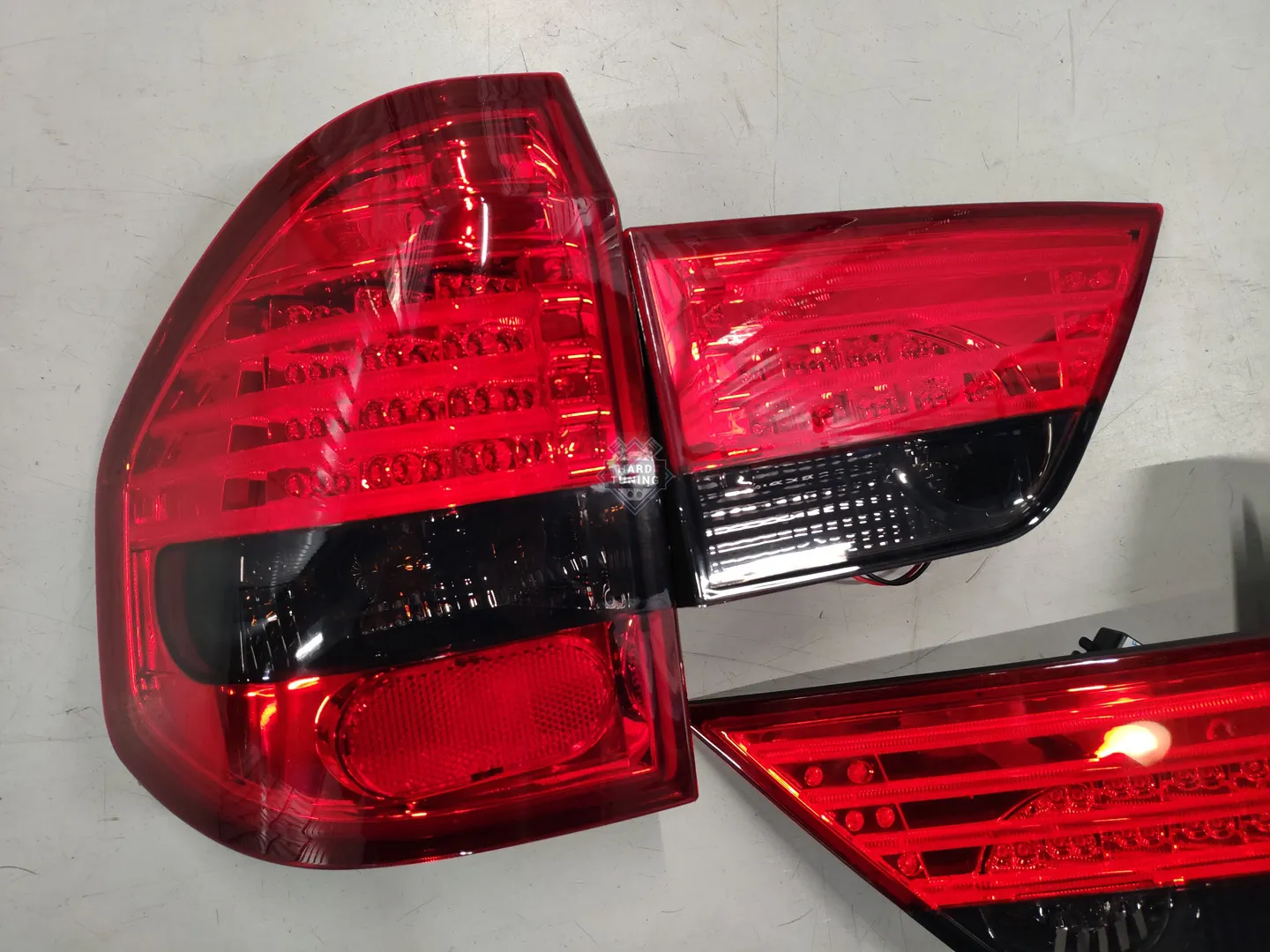 Задние фонари BMW X3 E83 (2004-2006) LED красно-тонированные