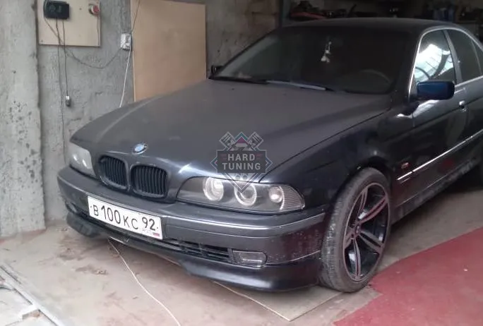 Накладка на передний бампер Zender BMW E39 рест/дорест