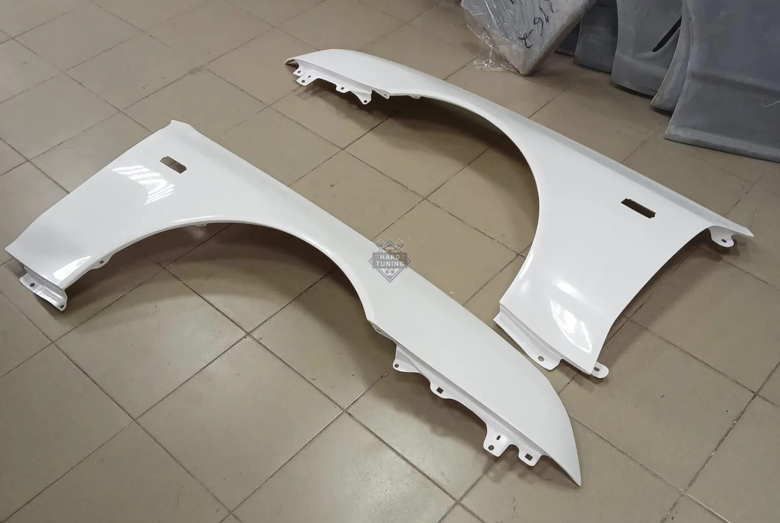 Передние крылья Honda Prelude 5 пластиковые штатные комплект