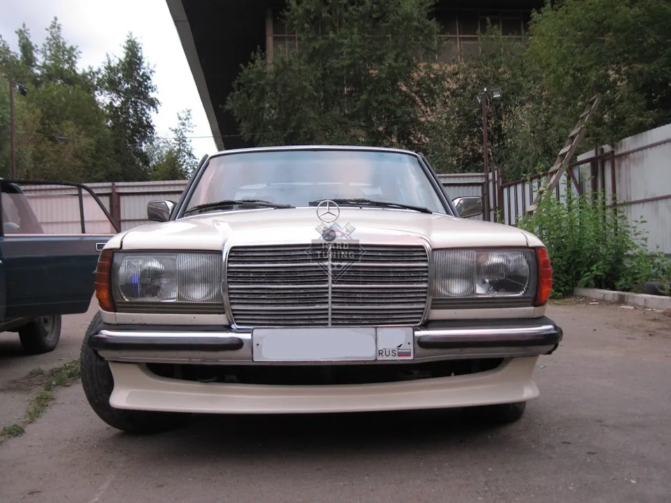Накладка на передний бампер Zender Mercedes E-Class W123