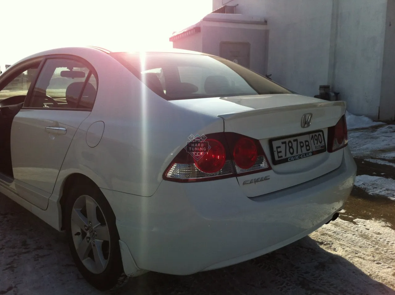 Спойлер лезвие Honda Civic 8 4D