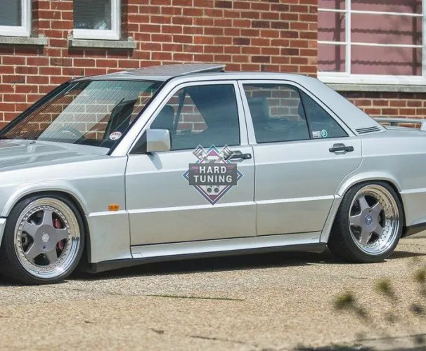 Пороги Cosworth Mercedes-Benz 190 W201