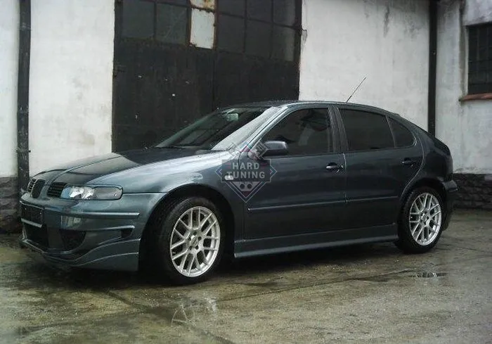 Накладки на пороги Inferno Seat Leon 1