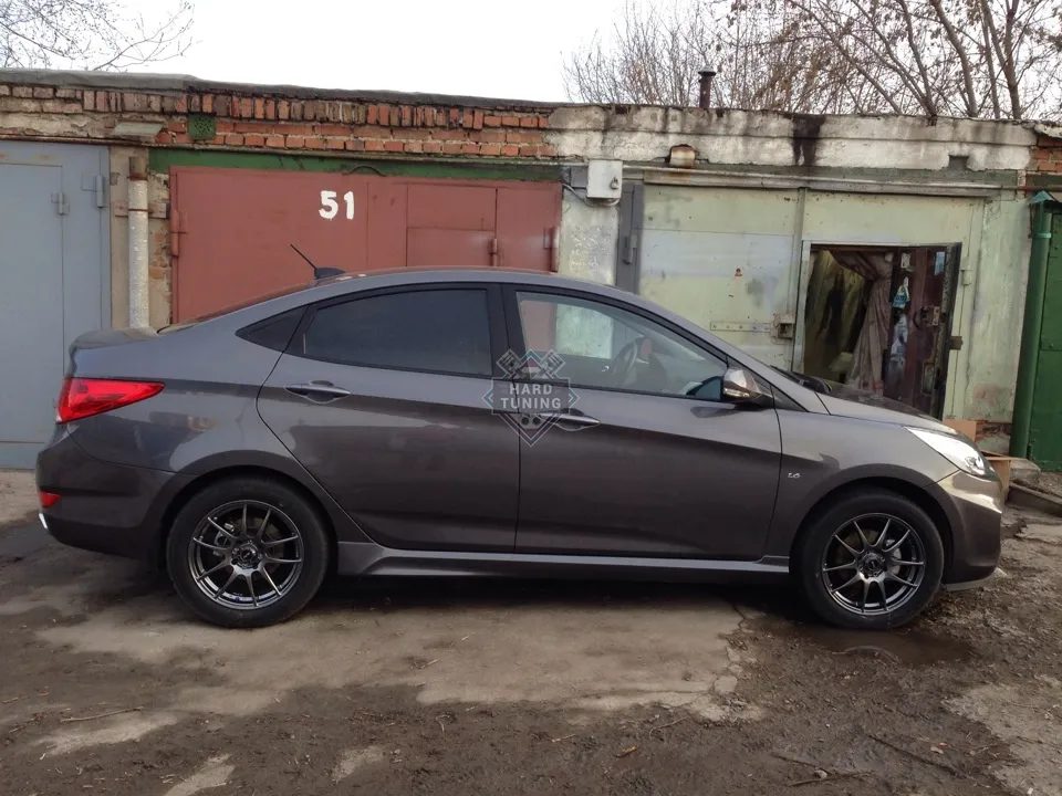 Накладки на пороги LEXUS STYLE Hyundai Solaris 1 (2010-2017)