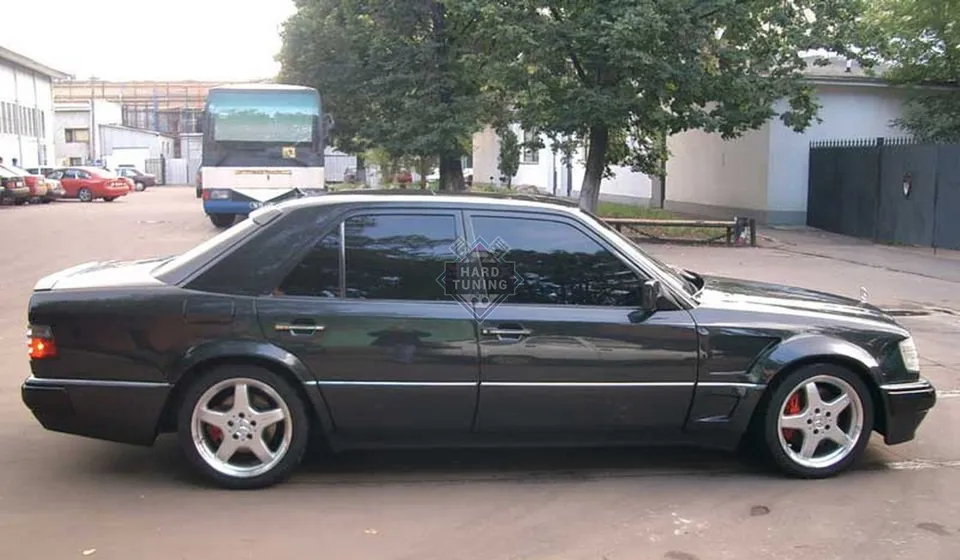 Крылья с жабрами WALD Mercedes E-Class W124 комплект