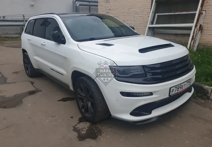 Решетка радиатора Renegade Jeep Grand Cherokee WK2