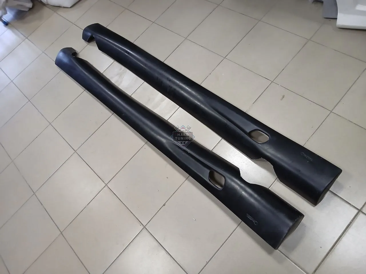 Накладки на пороги Caractere Volkswagen Golf 4