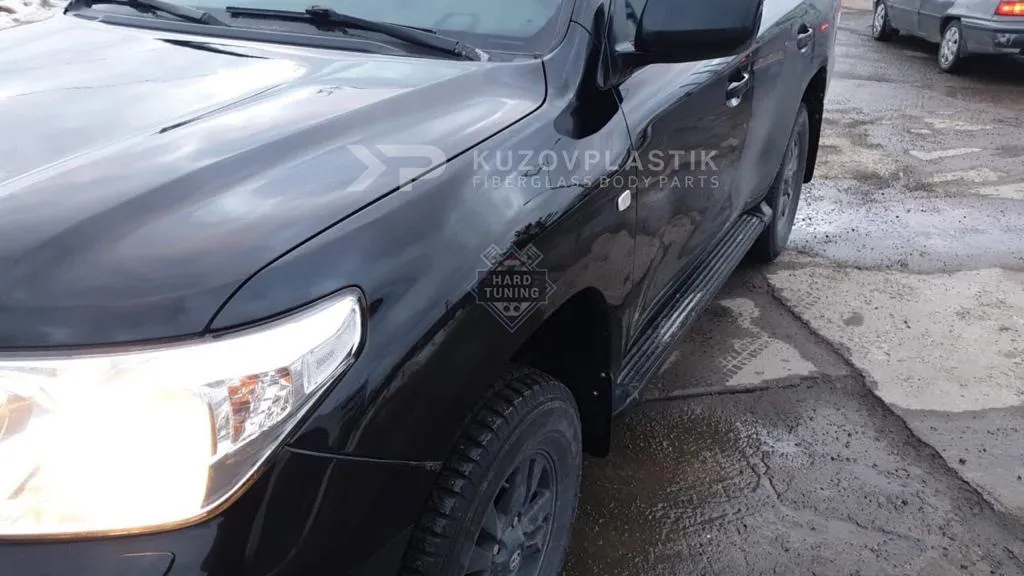 Передние крылья Toyota Land Cruiser 200 (2007-2015) штатные пластиковые комплект