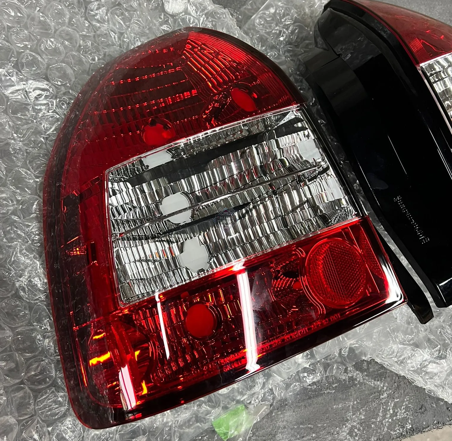 Задние фонари HONDA CIVIC 6 (1995-2001) 3D красно-белые