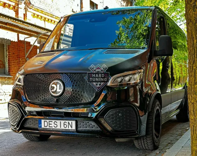 Передний бампер GT решетки / полосы / ДХО Mercedes Sprinter W907 2018+ АБС пластик