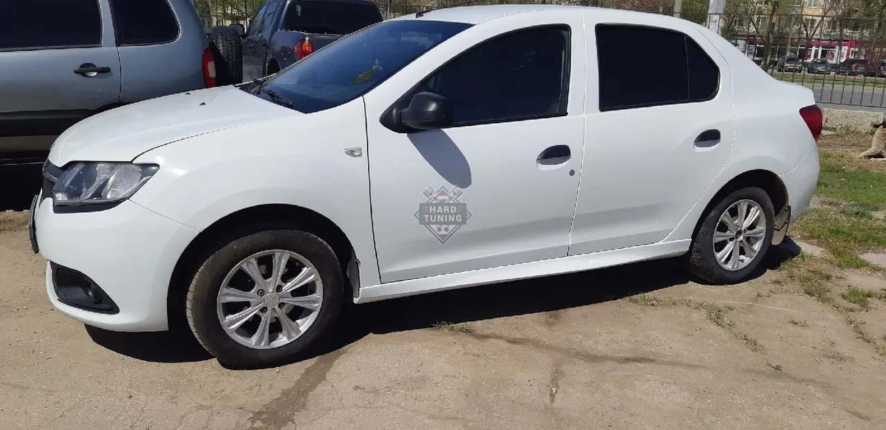 Накладки на пороги для Renault Logan 2 ABS