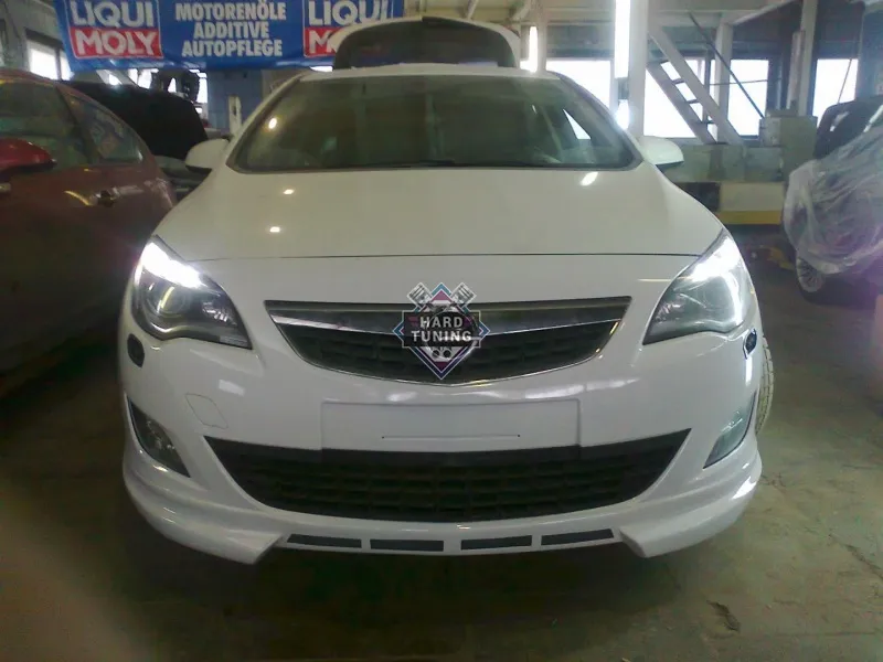 Накладка на передний бампер Opel Astra J