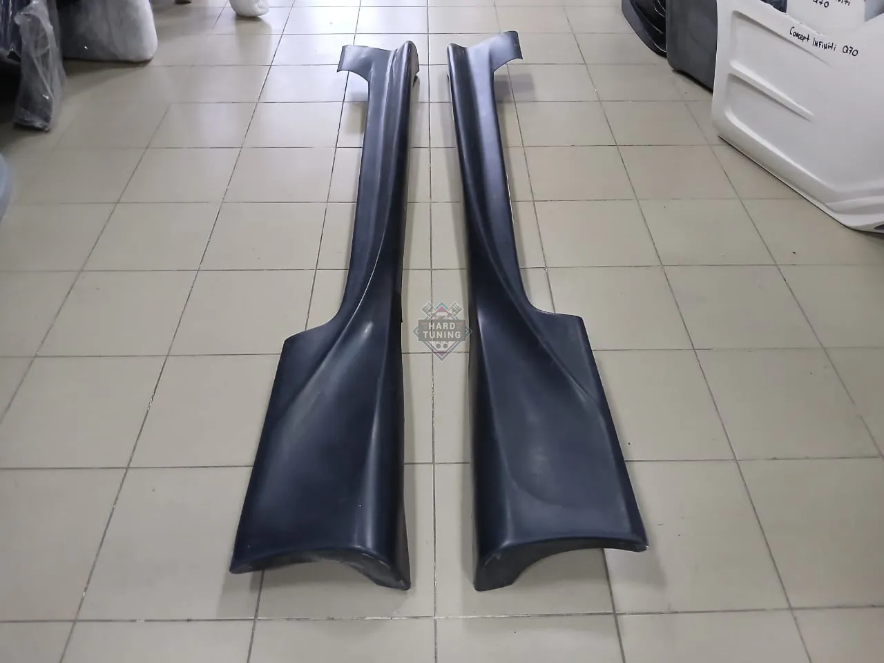 Накладки на пороги Veilside Nissan Skyline R33