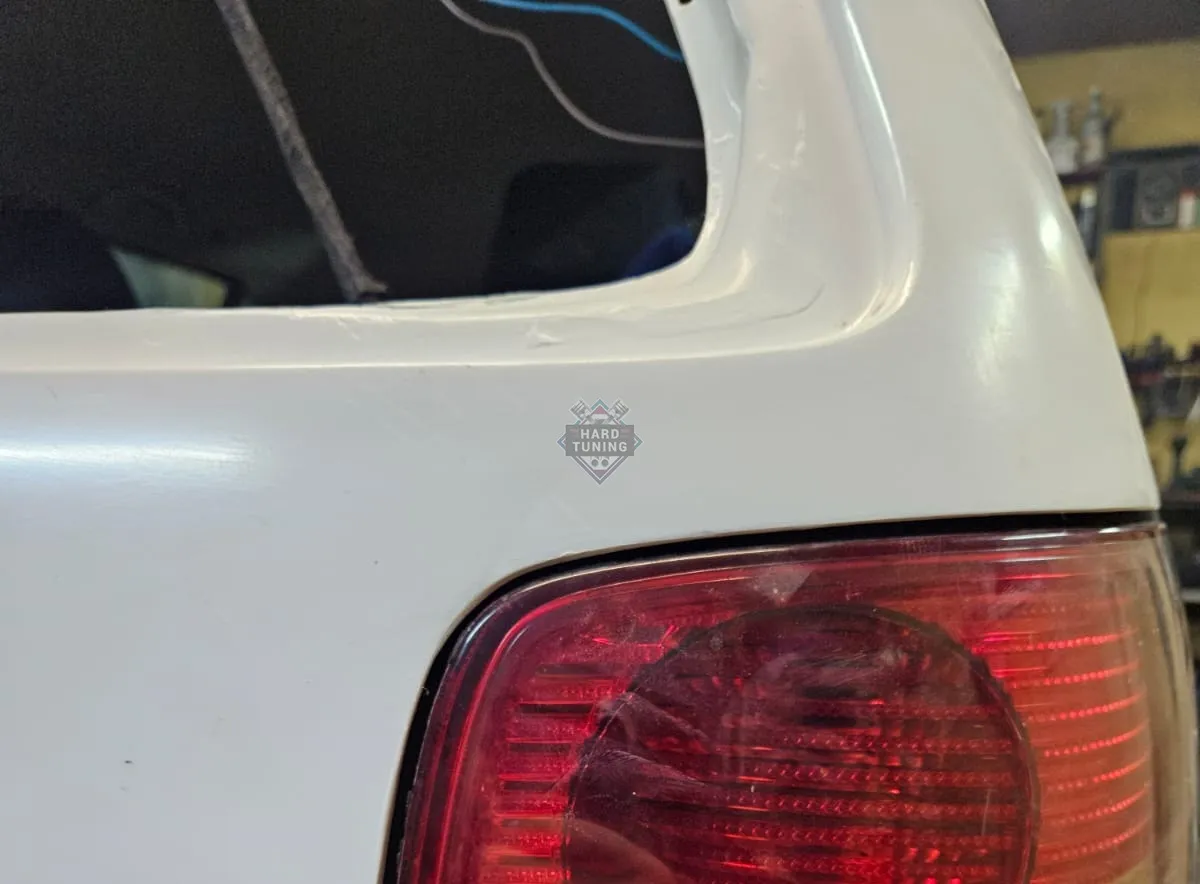 Крышка багажника пластиковая штатная Volkswagen Passat B5+ рестайлинг