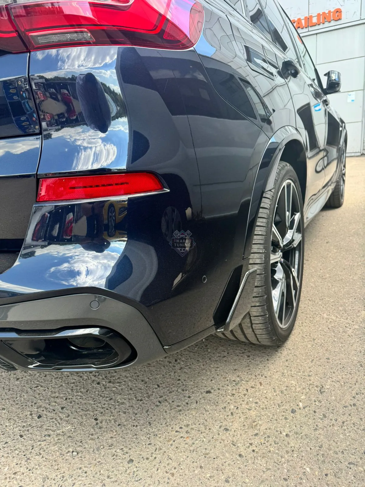 Накладки на расширители задних арок BMW X5 (G05)