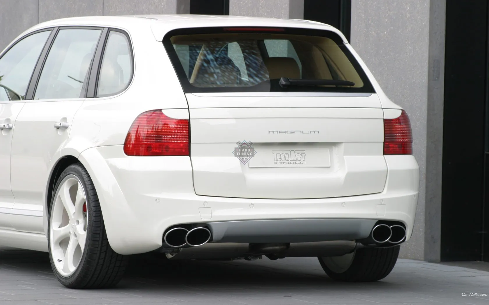 Накладка на 5-ю дверь для Porsche Cayenne 955