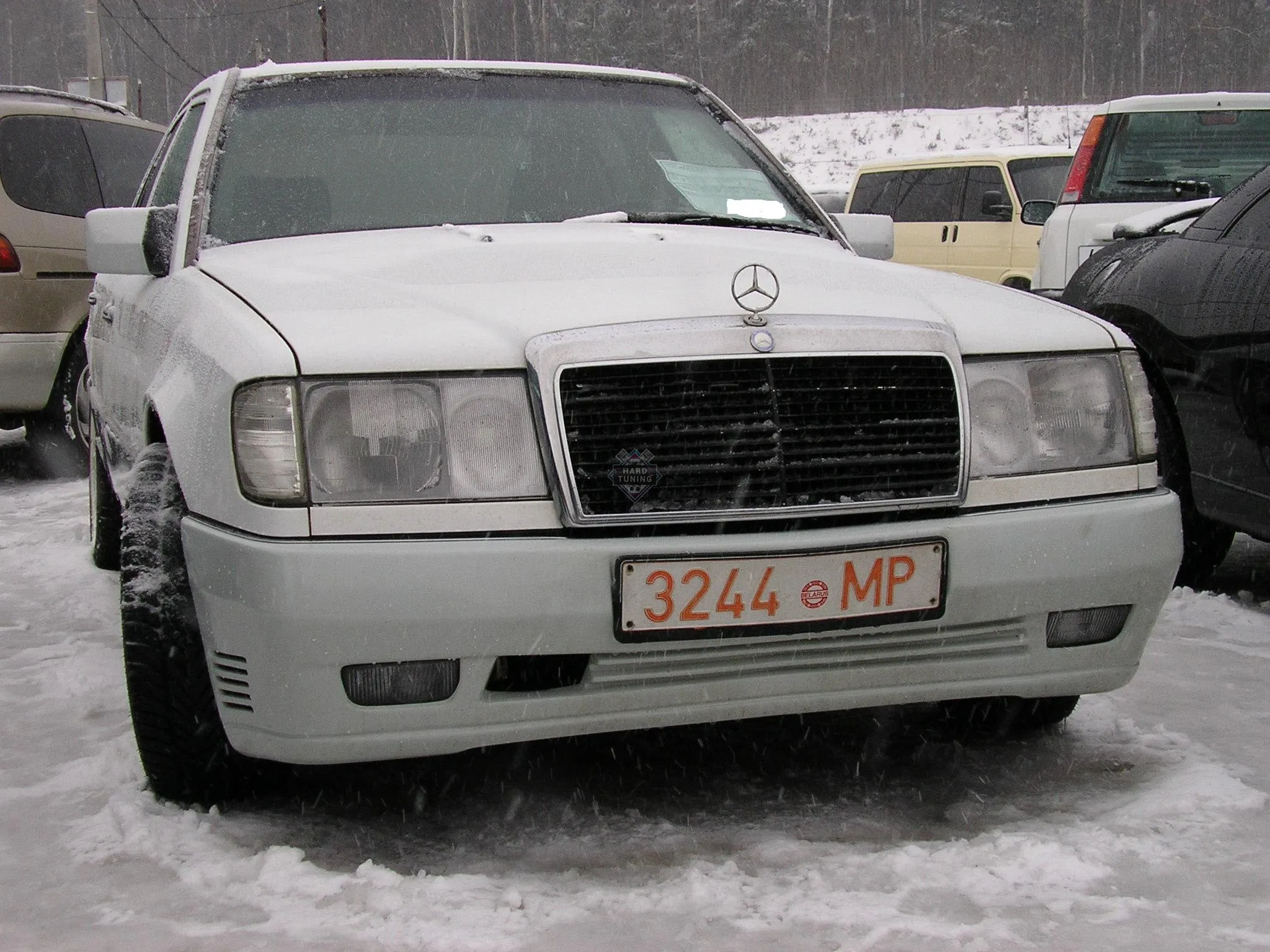 Передний бампер LORINSER Mercedes E-Class W124