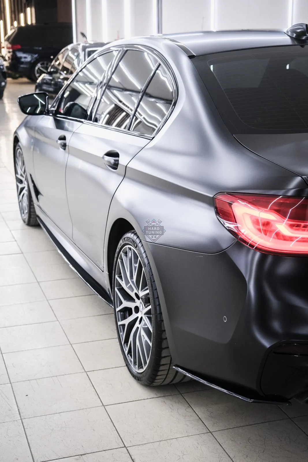 Накладки под задний бампер (Мини-лезвия) BMW 5-series (G30)