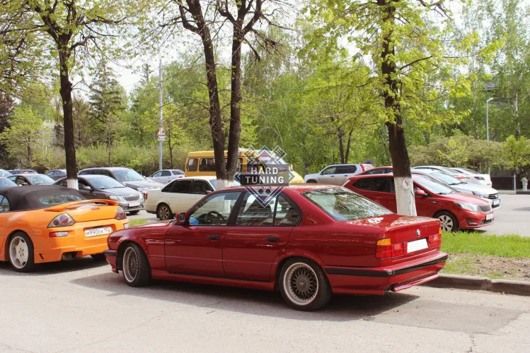 Накладки на пороги M-TECHNIK BMW E34