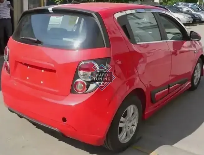 Накладка на задний бампер HD Chevrolet Aveo 2 (2011-2020) Хетчбек