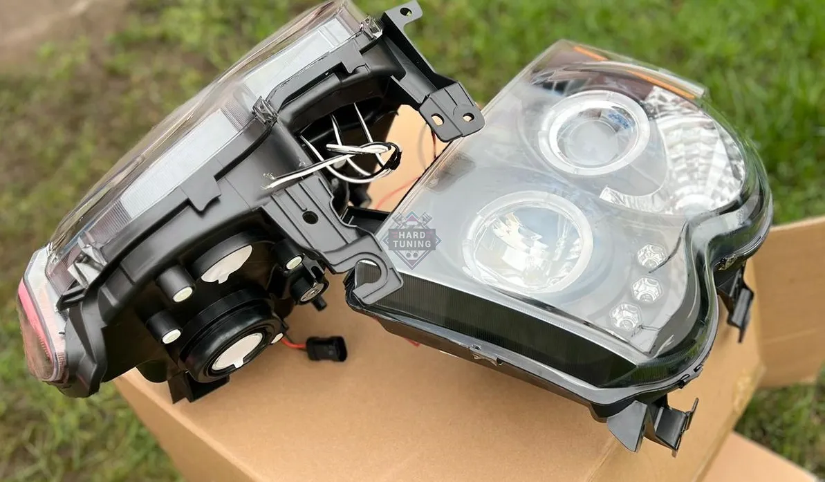Передние фары Jeep Grand Cherokee (2005-2008) Angel Eyes черные
