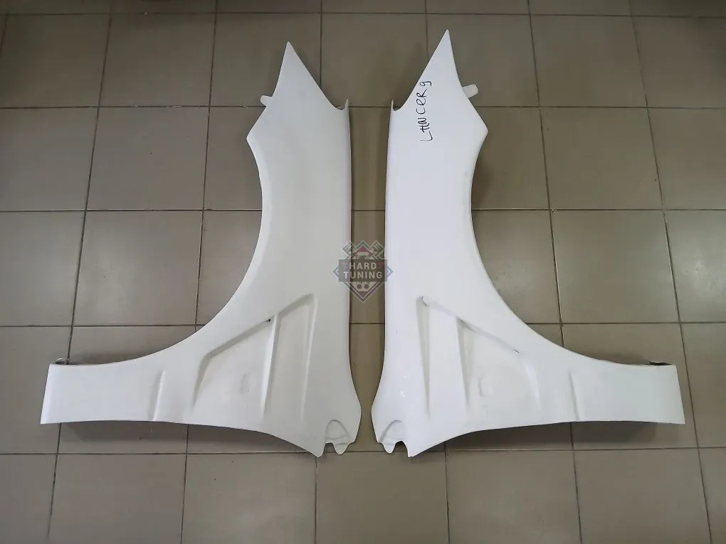 Передние крылья Accolade Mitsubishi Lancer 9