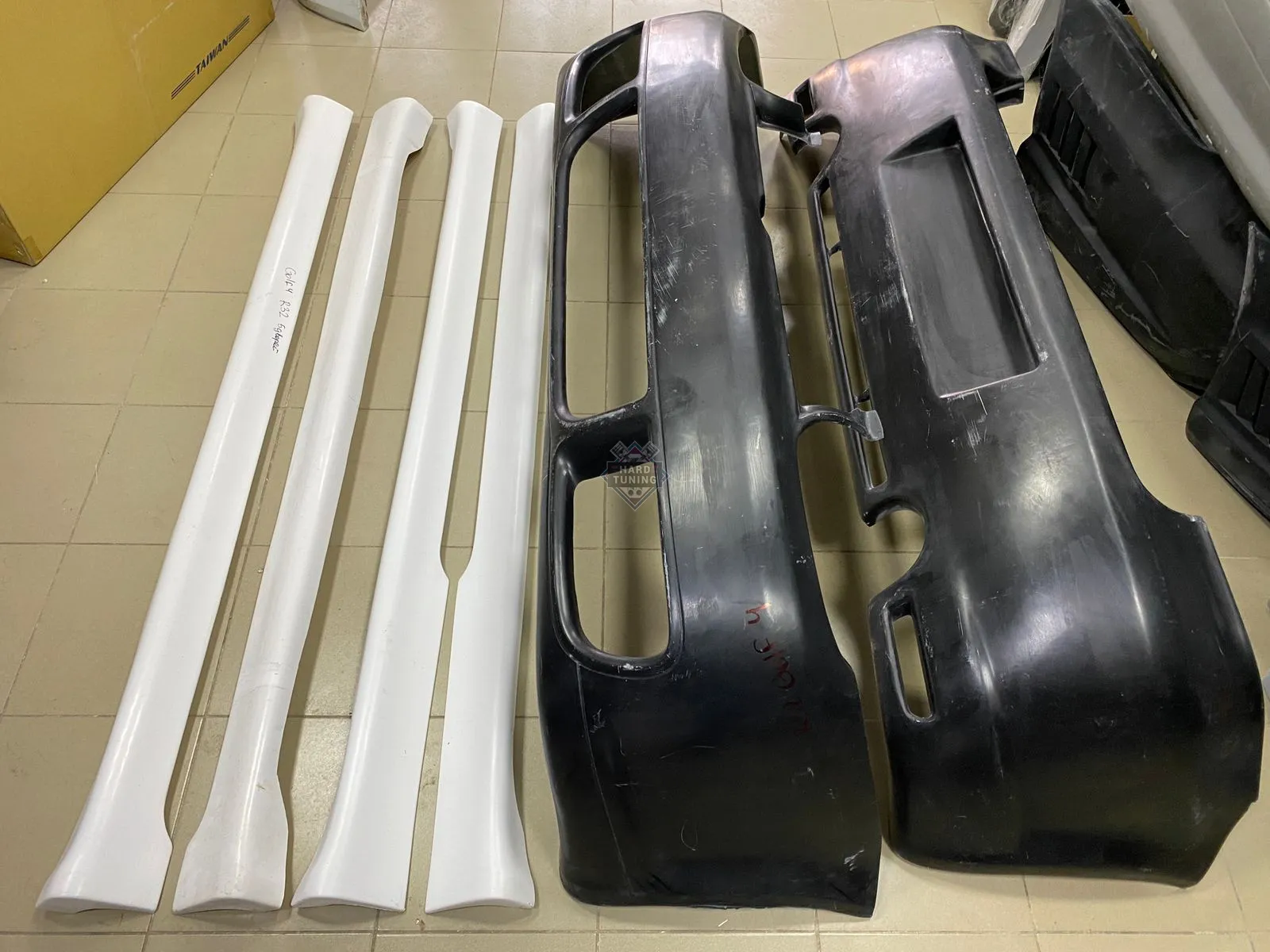 Обвес R32 Volkswagen Golf 4 3D / 5D