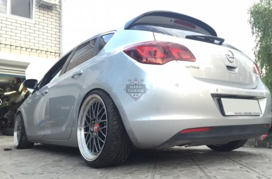 Спойлер Irmscher Opel Astra J