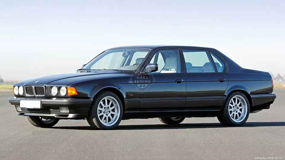 Передний бампер 750i BMW E32