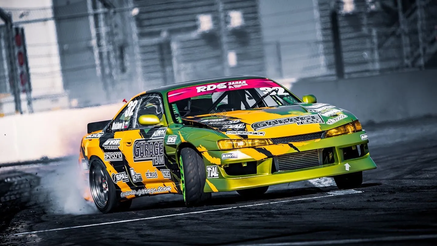 Двери пластиковые штатные Nissan Silvia S14 / 200SX / 240SX комплект